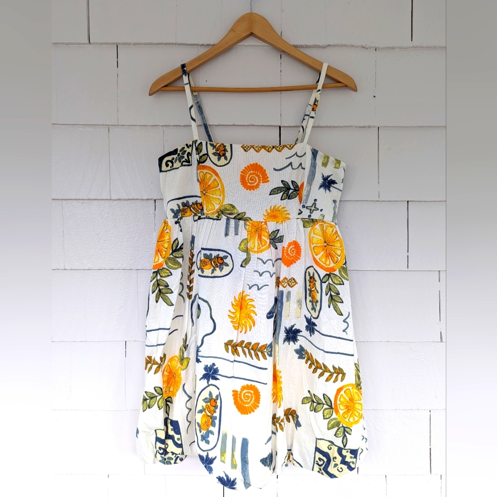 NWT Summer Patterned White Bubble Dress Medium Oranges, Shells, Sun Pattern